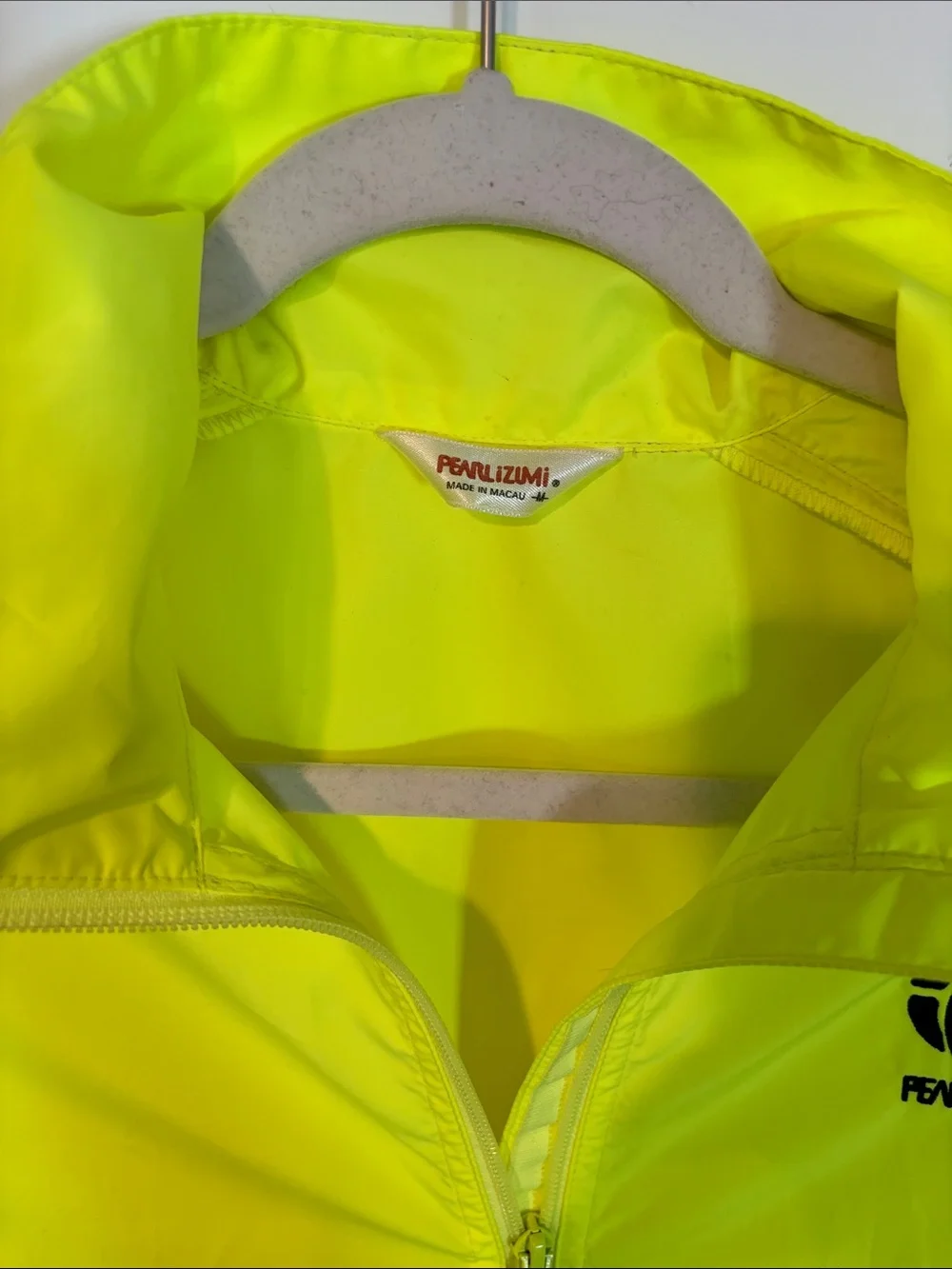 Pearl Izumi Women’s Zephrr Cycling Jacket in Neon Yellow in a Size Medium